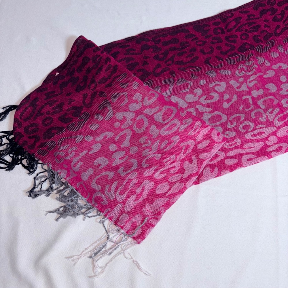 Mix Leopard Print Scarf 72 x 27.5 Pink Magenta Grey Excellent Fringed Woven Wrap - Picture 9 of 9